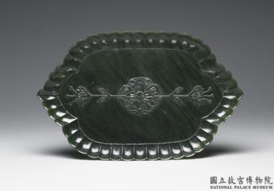 图片[3]-Jade plate with floral rim. India-China Archive